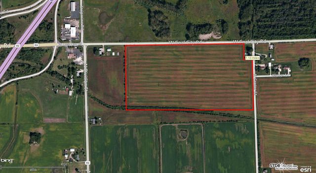 203 Coal City Road, Braidwood, IL 60408