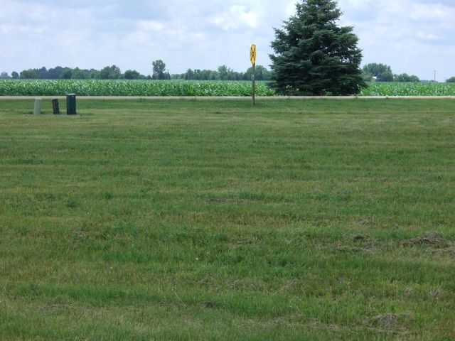 629/631 EFFIE Drive — Earlville, IL 60518