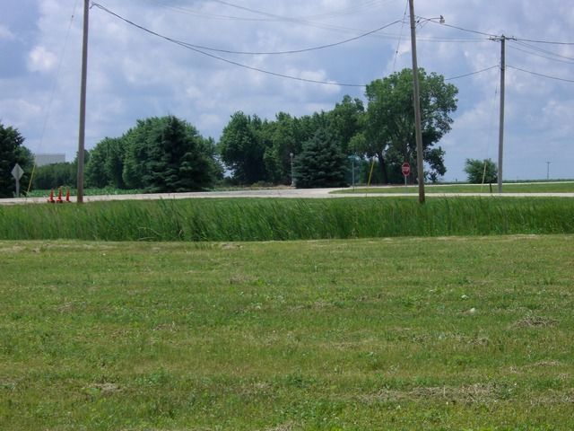 633/635 EFFIE Drive — Earlville, IL 60518