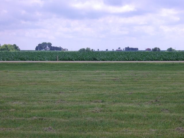 625/627 EFFIE Drive — Earlville, IL 60518