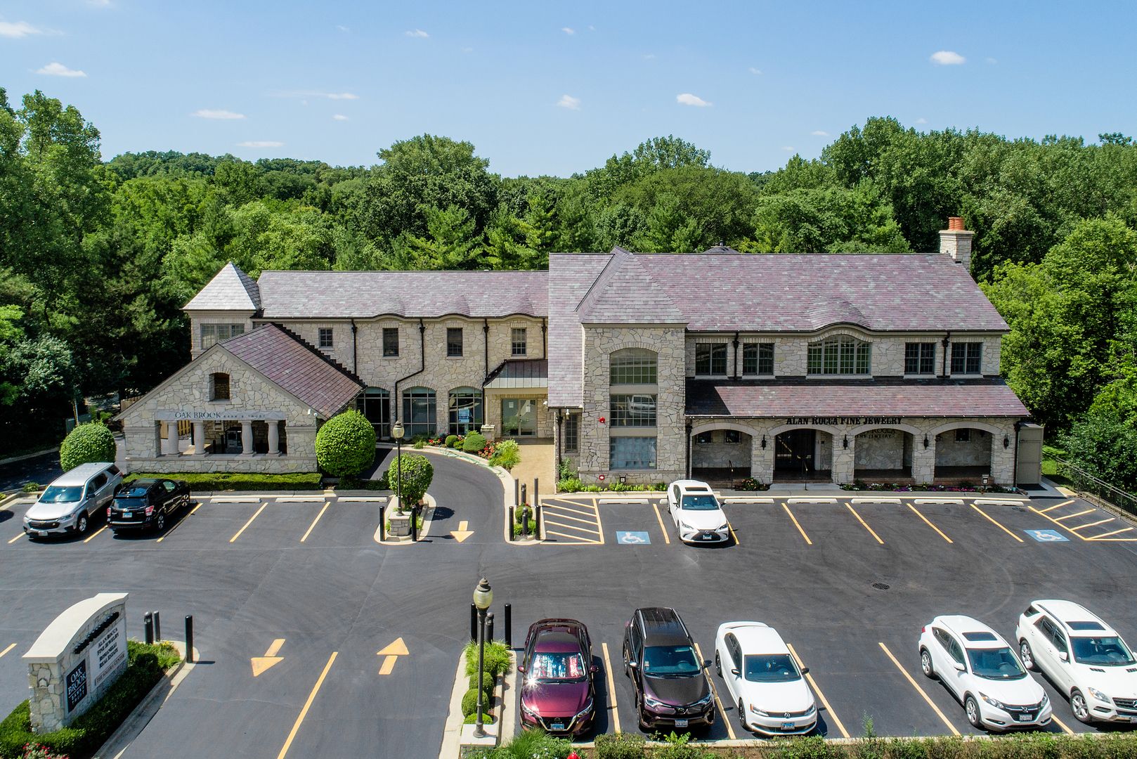 3824 York Road — Oak Brook, IL 60523