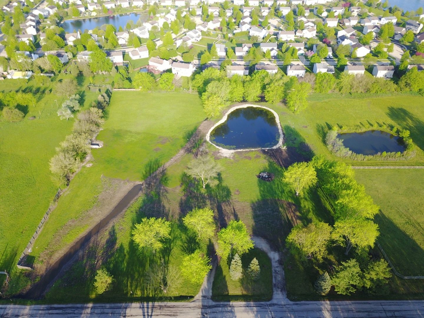 9836 S Carls Drive — Plainfield, IL 60585