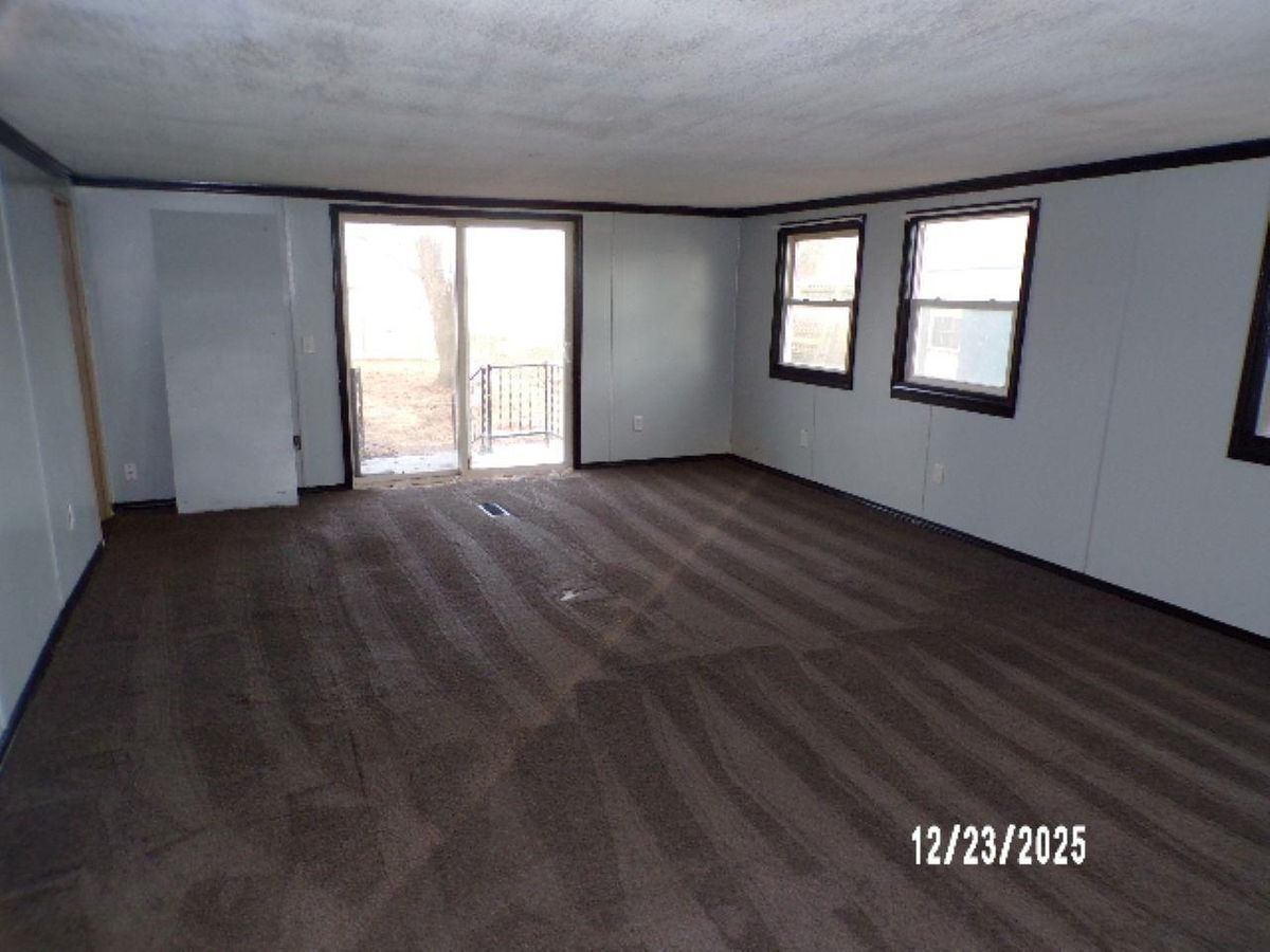 16713 10th Avenue, Carbon Cliff, IL 61239