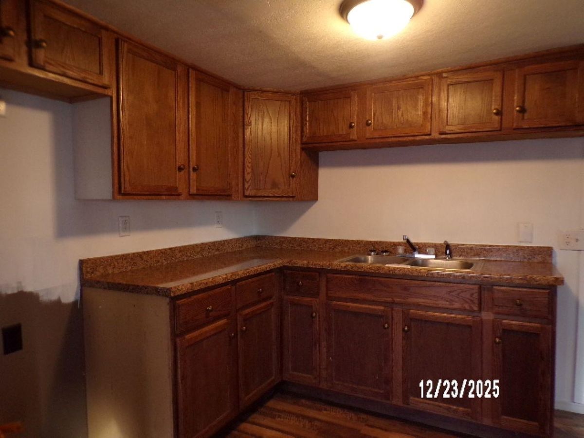 16713 10th Avenue, Carbon Cliff, IL 61239