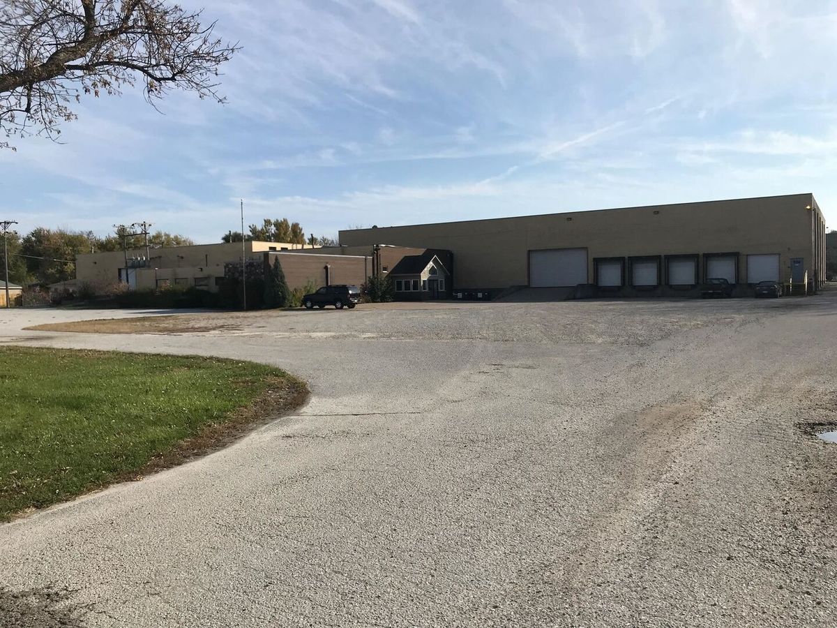 910 10th Avenue, Milan, IL 61264