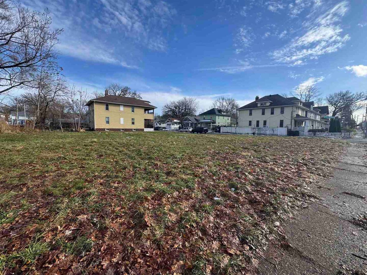 1425 11th Street, Rock Island, IL 61201