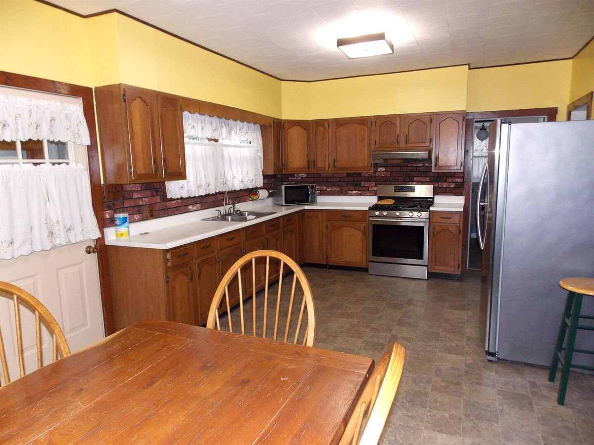 109 S Broadway Street, Hoffman, IL 62250