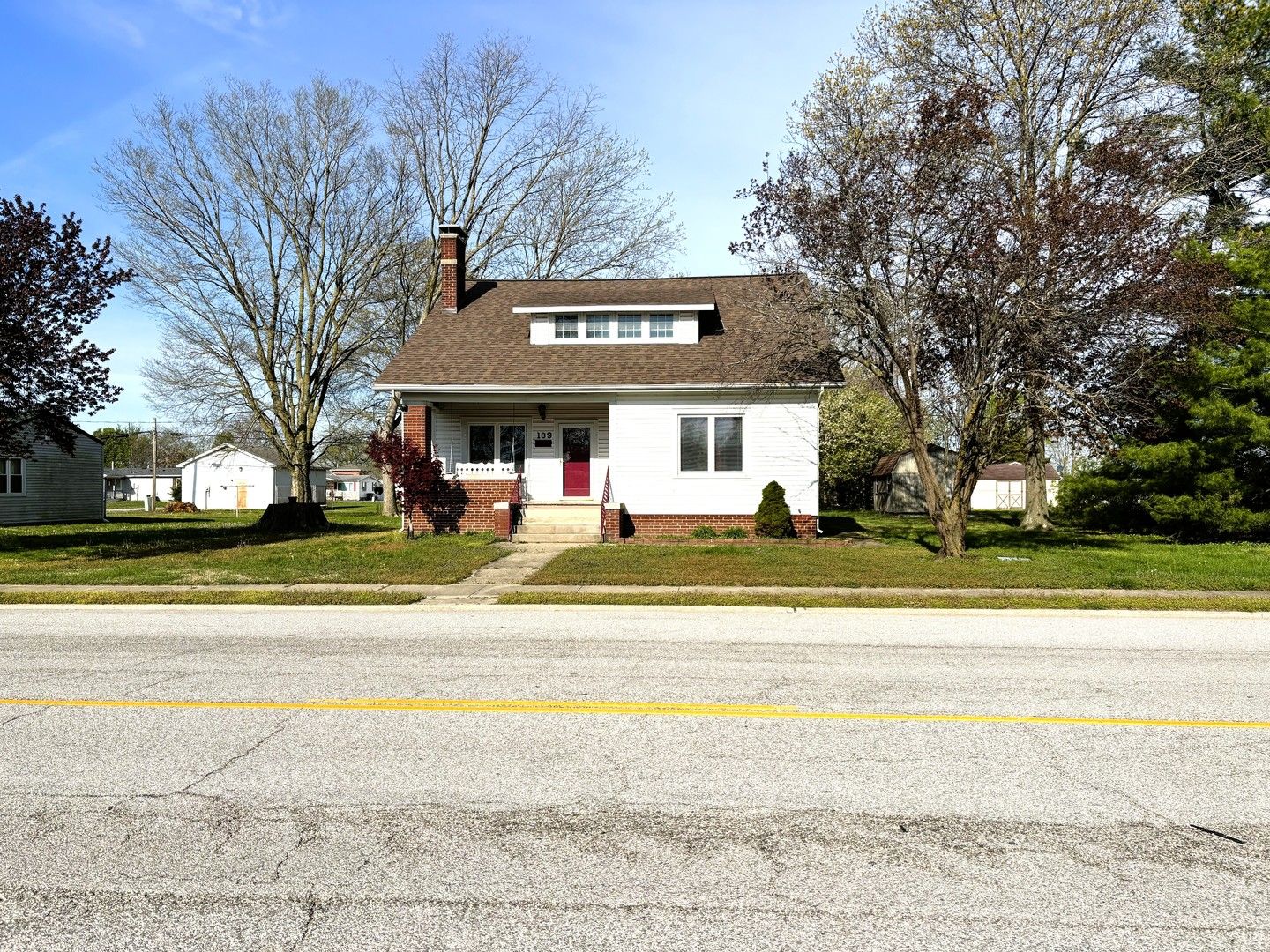 109 S Broadway Street — Hoffman, IL 62250