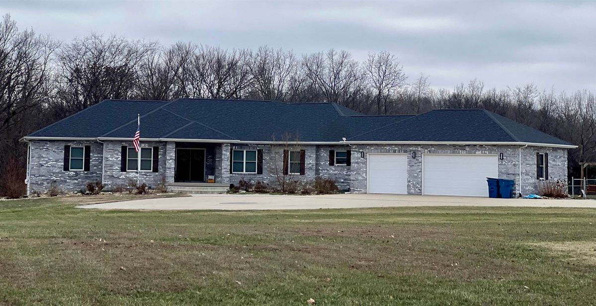 5942 Houston Road, Woodlawn, IL 62898