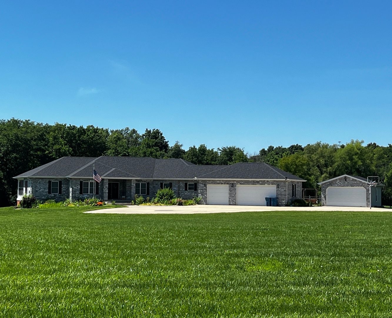 5942 E Houston Road — Woodlawn, IL 62898