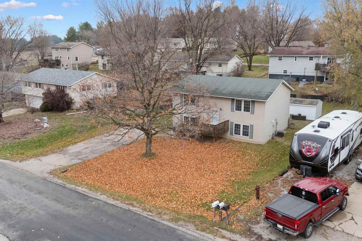 68 Sunny Hill Dr Drive, Orion, IL 61273