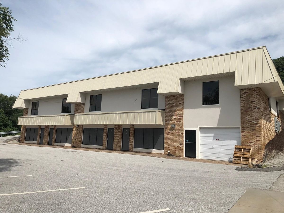 3416 Blackhawk Rd Road, Rock Island, IL 61201