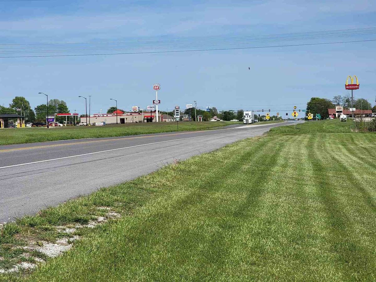 00 E 12th Street E, Flora, IL 62839