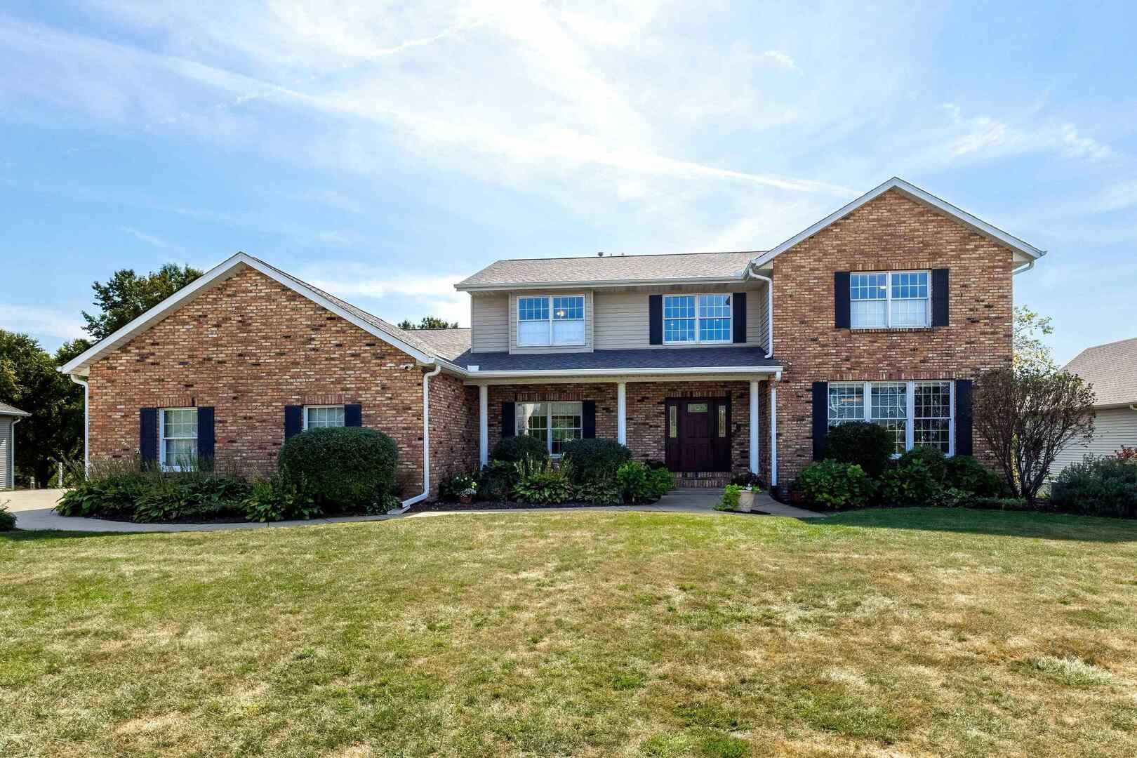 2919 E 44th Court — Davenport, IA 52807