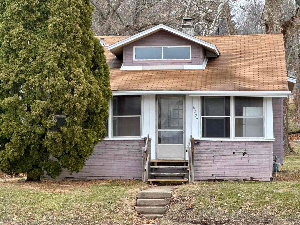 4227 11th Street, Rock Island, IL 61201