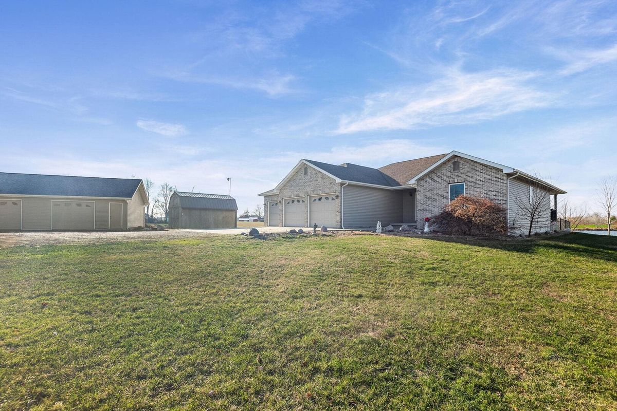 5476 Waterway Dr Drive, Pinckneyville, IL 62274