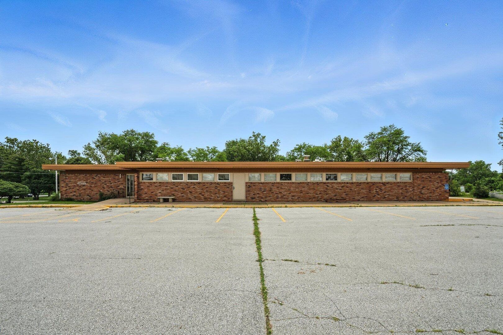 430 W 35TH Street — Davenport, IA 52806