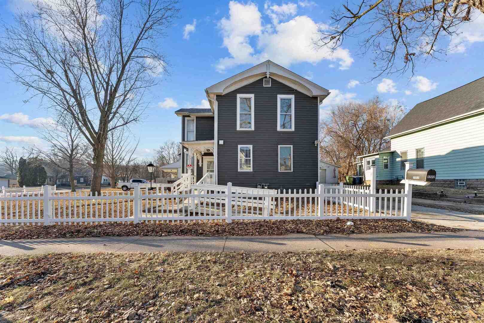 2202 Pershing Boulevard — Clinton, IA 52732