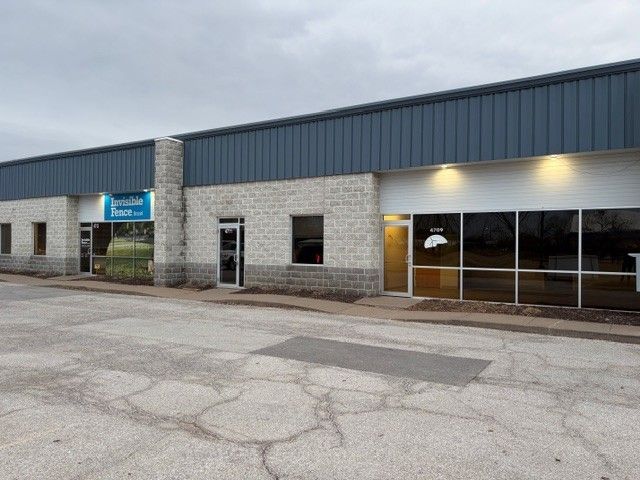 4709-4711 15th Street A Street — Moline, IL 61265