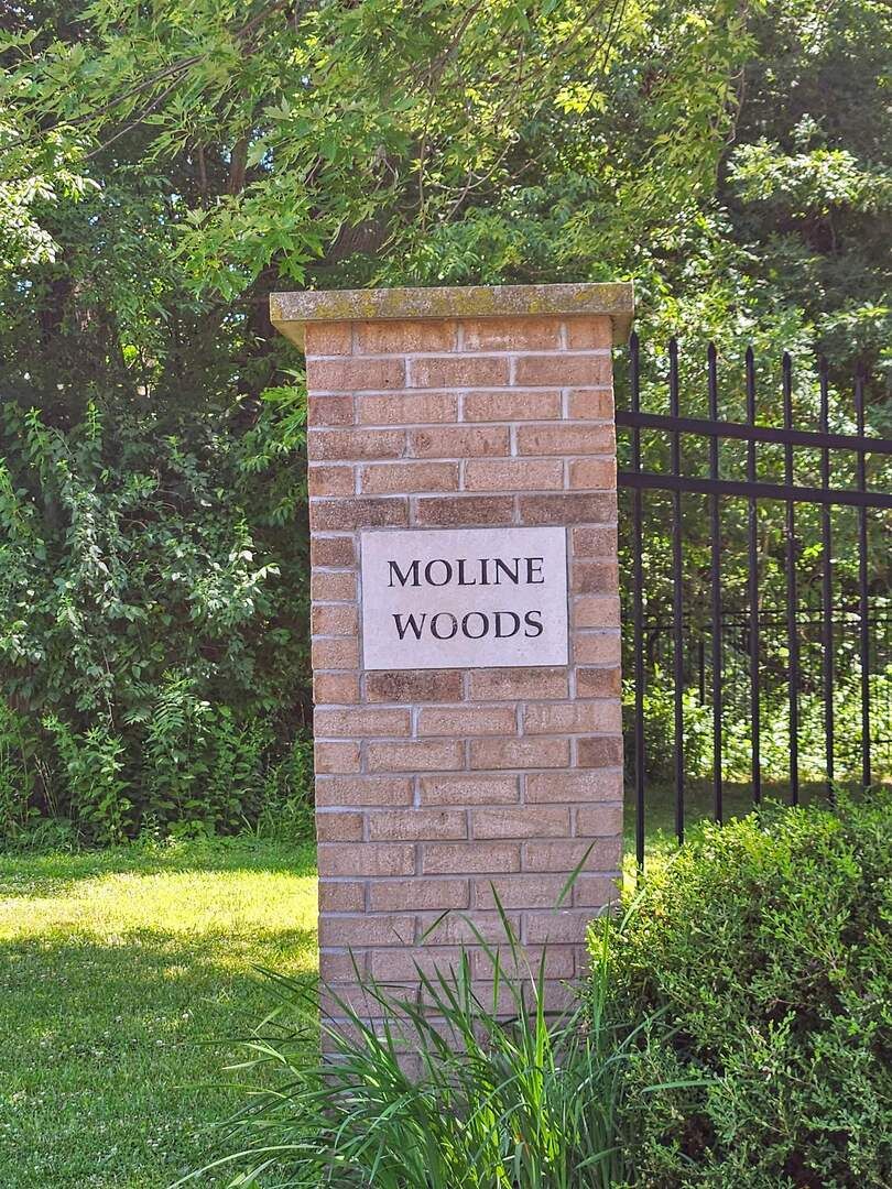 574-632 3RD Street — Moline, IL 61265