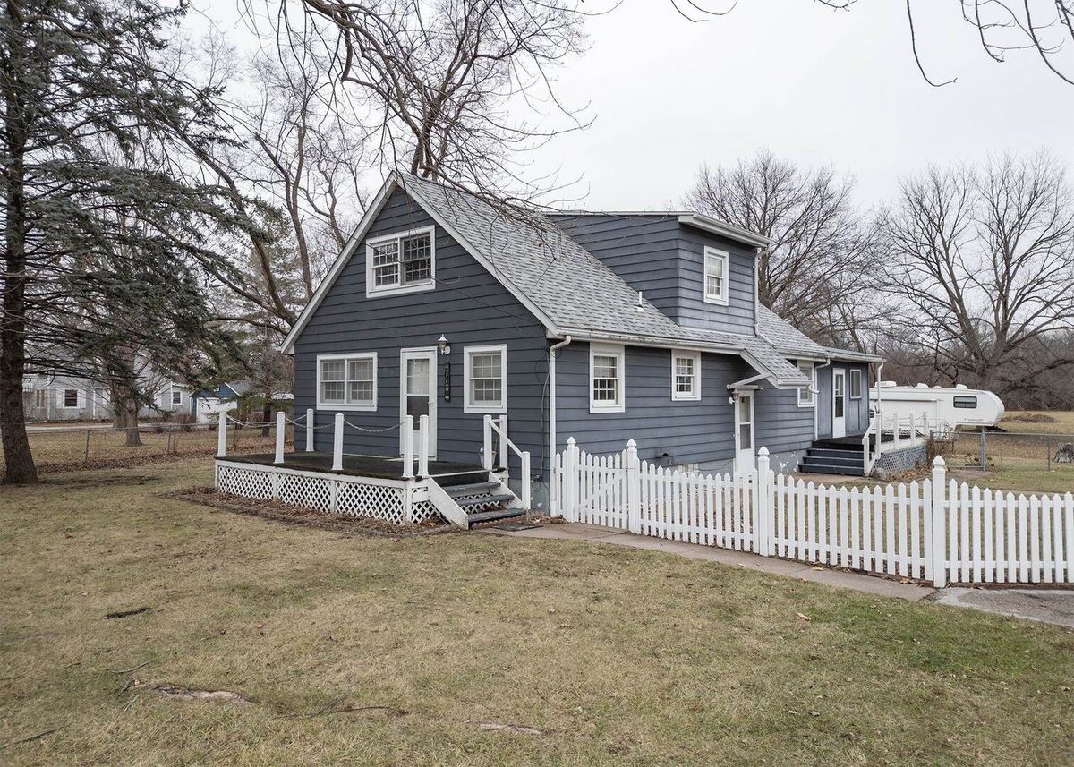 1819 Coyne Center Road, Milan, IL 61264