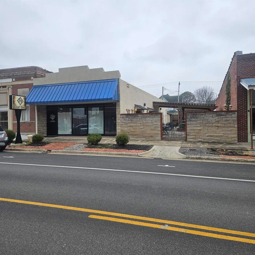 103 W Franklin Street, Sesser, IL 62884