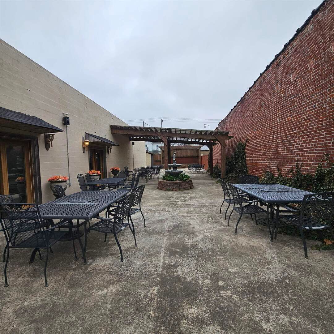 103 W Franklin Street, Sesser, IL 62884