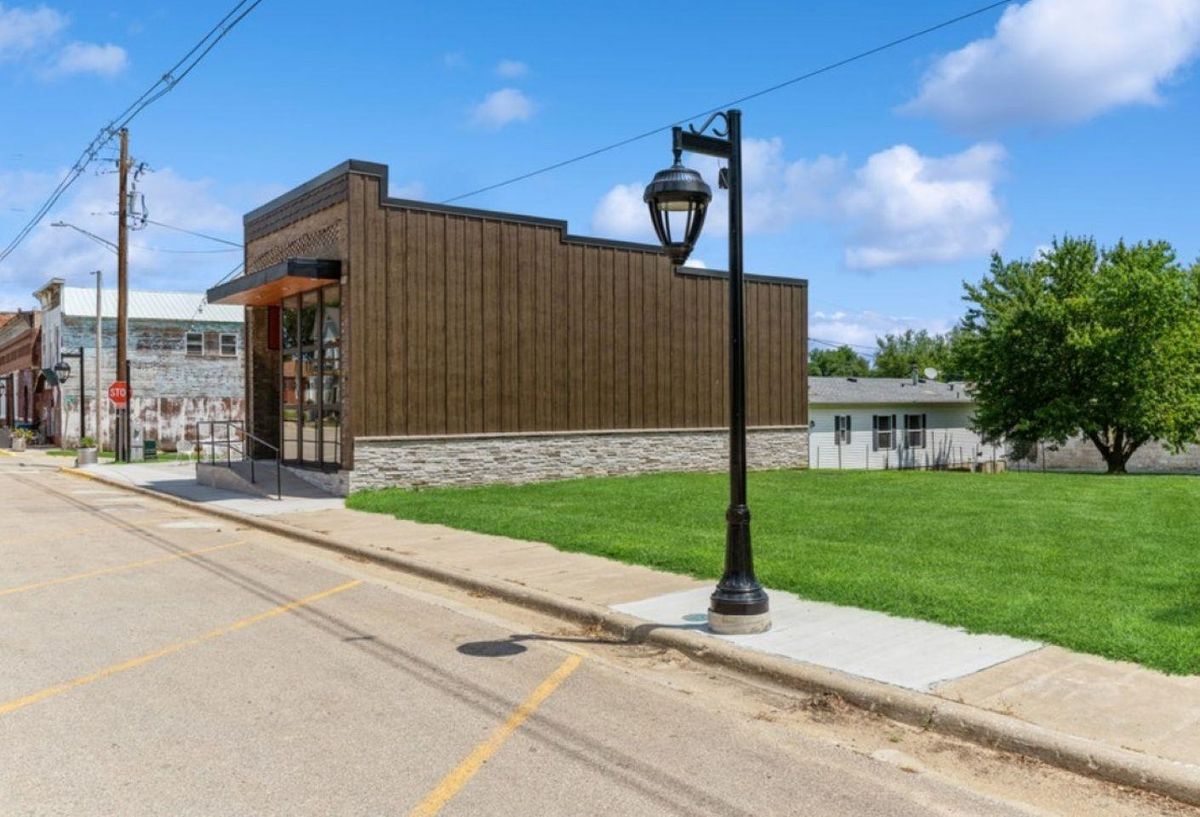 601 Main St Street, Delmar, IA 52037