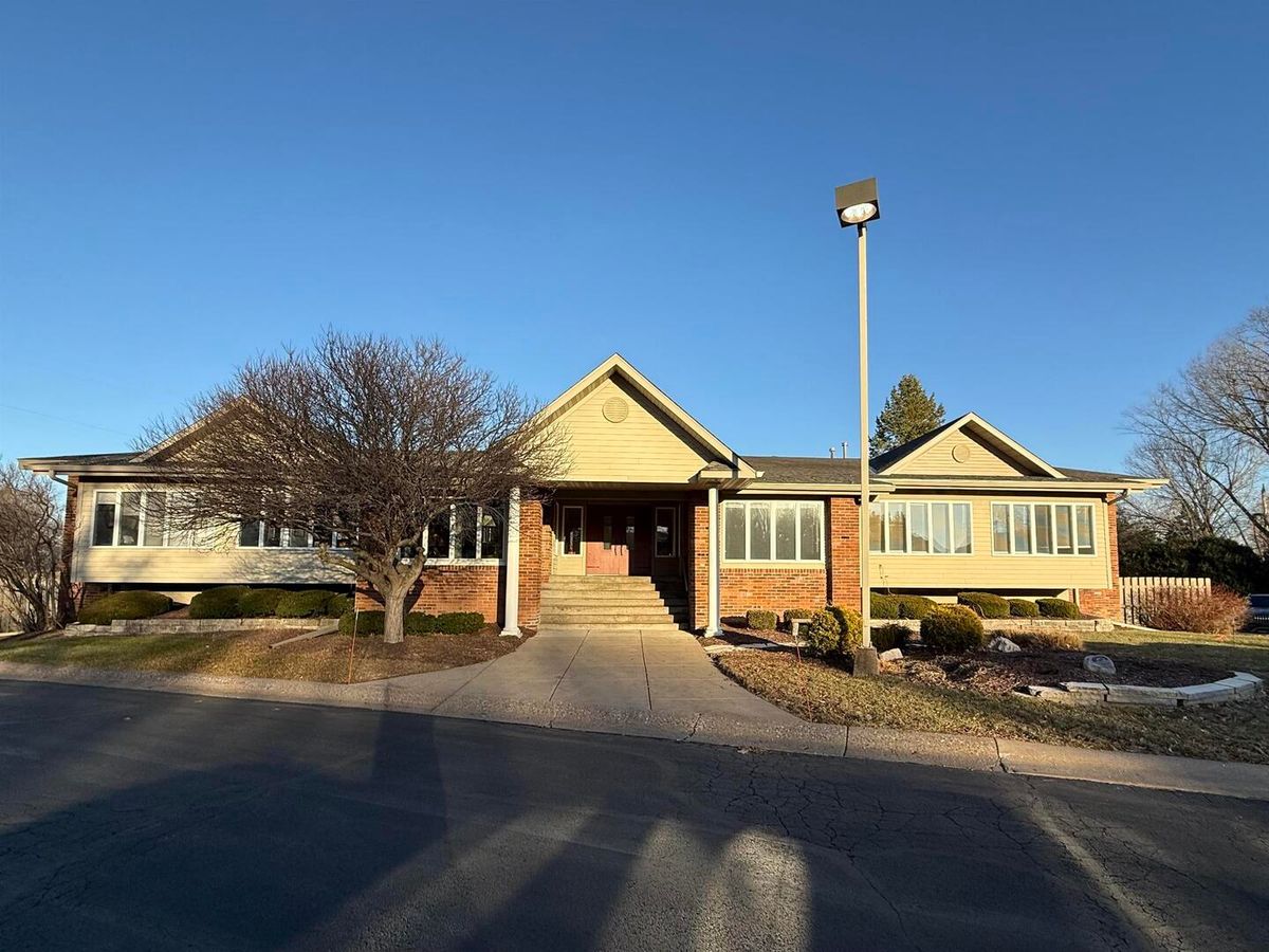 4215 60th Street, Davenport, IA 52807