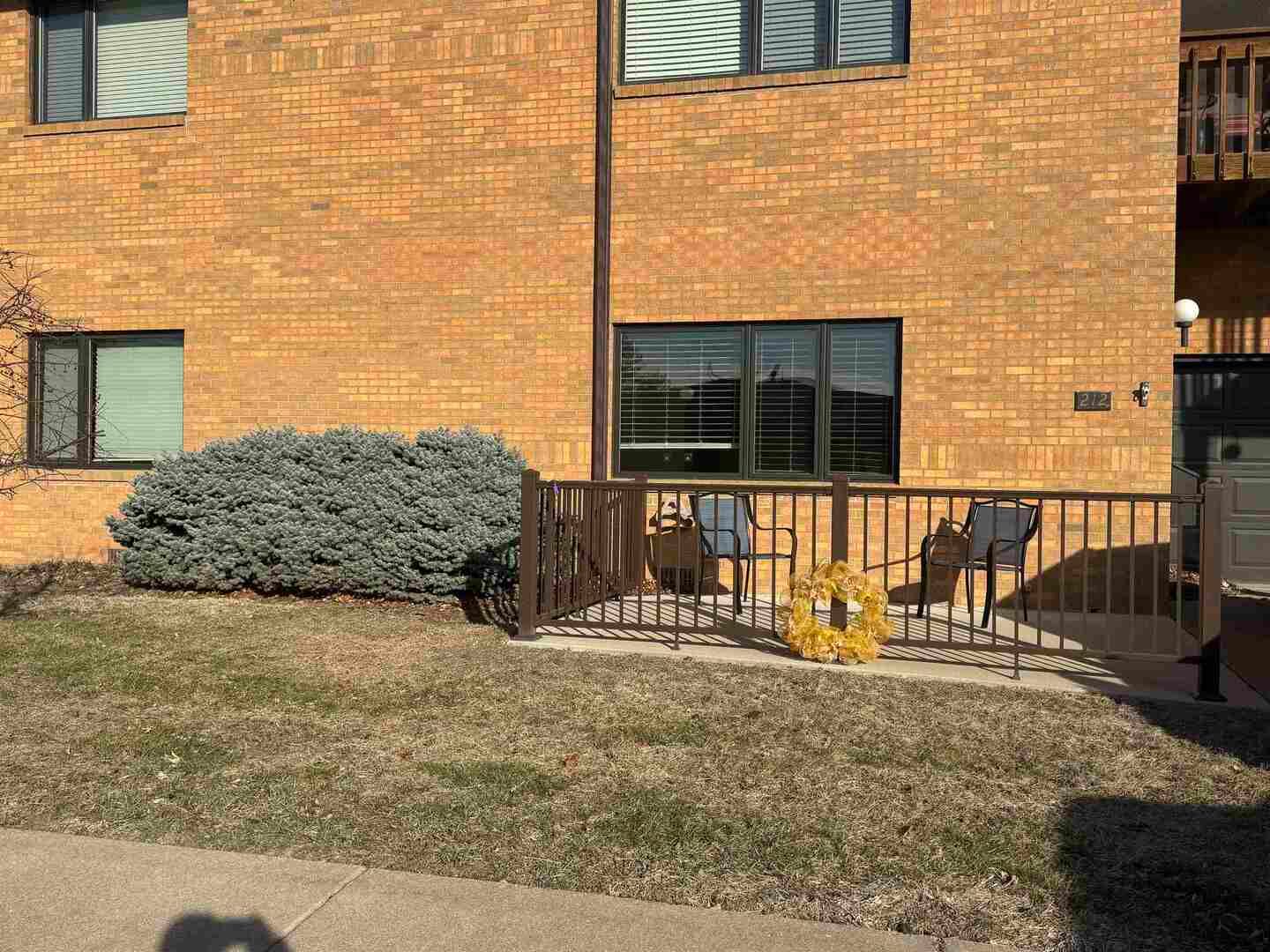 2500 Grant Street #212 — Bettendorf, IA 52722