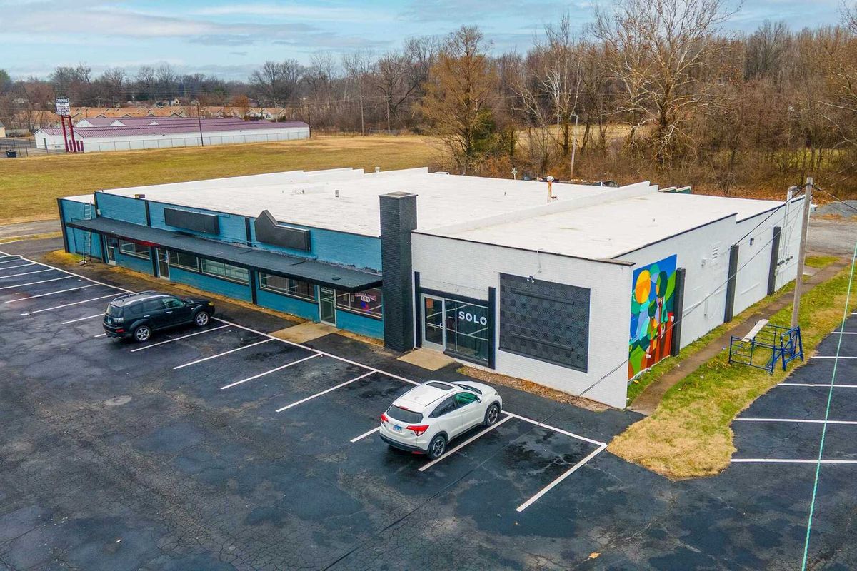 828 Main Street, Carbondale, IL 62901