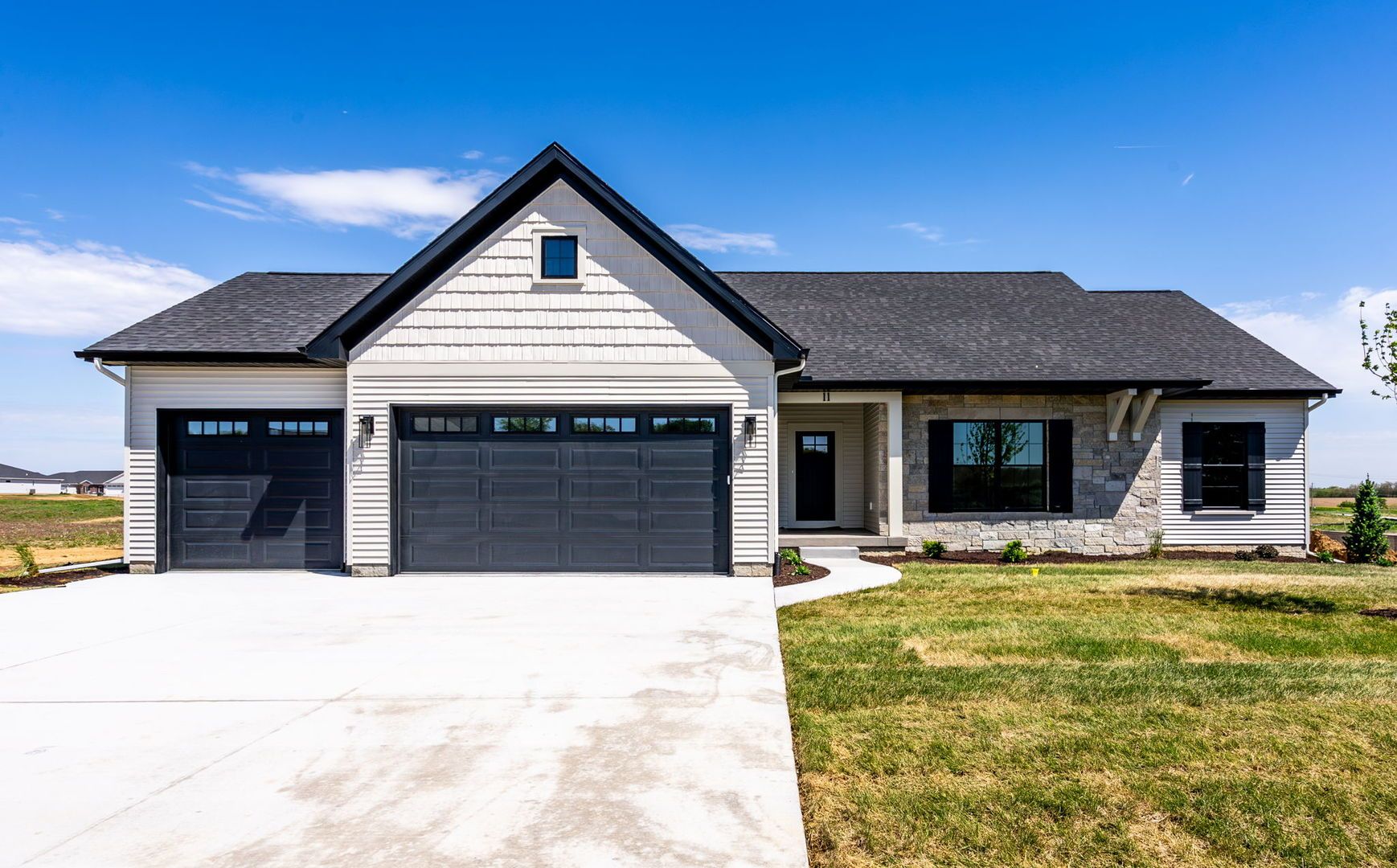 11 Viola Drive — Leclaire, IA 52753