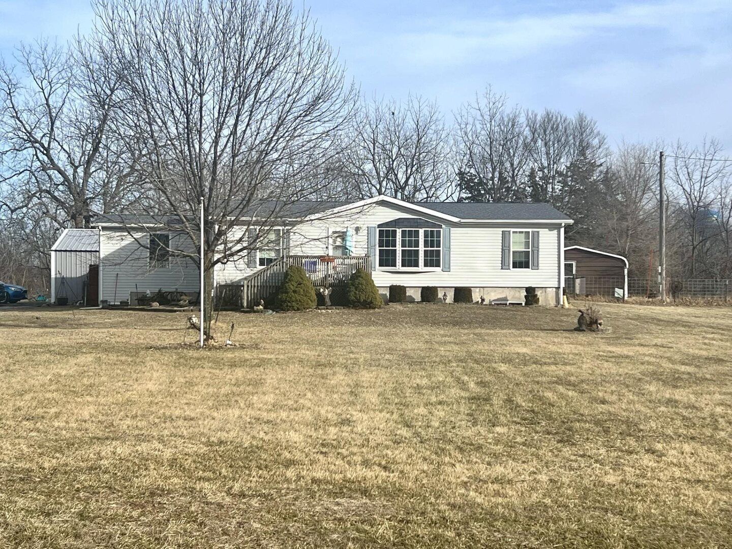 8664 142nd Avenue — Wapello, IA 52653