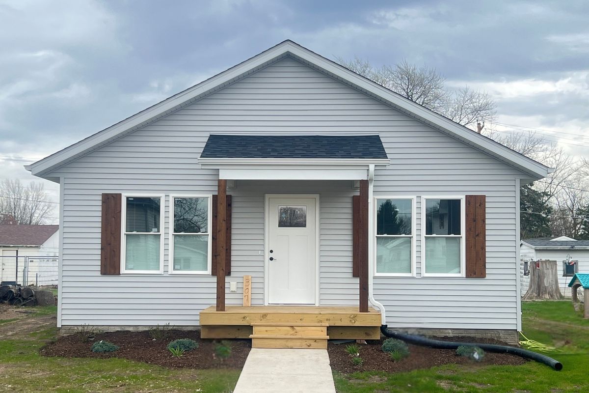 307 White Street, Mccausland, IA 52758