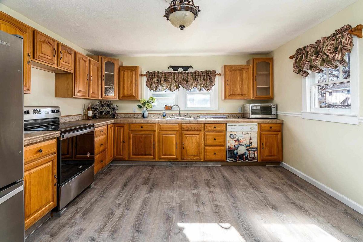 407 Church Street, Christopher, IL 62822