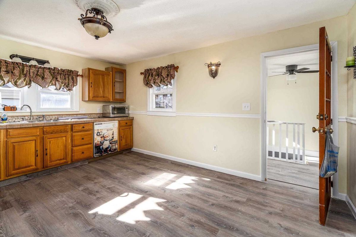 407 Church Street, Christopher, IL 62822