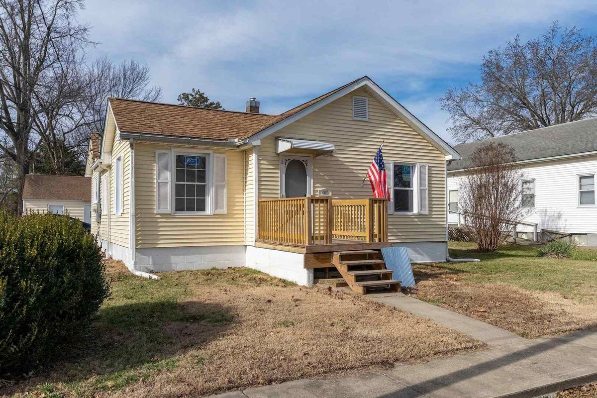 407 Church Street, Christopher, IL 62822