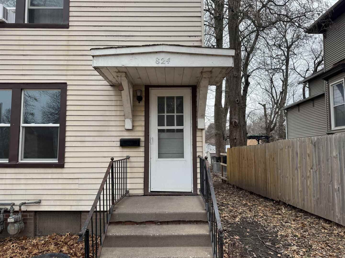 824 Tremont Ave Avenue #1 — Davenport, IA 52803