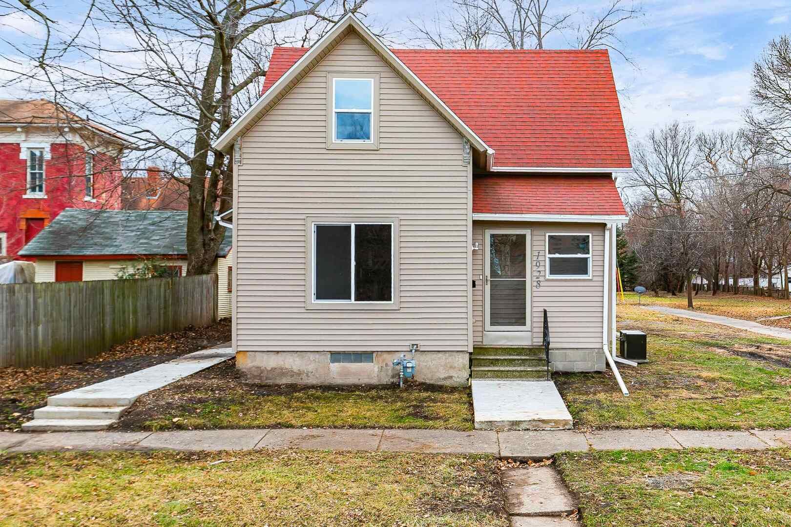 1928 8th Avenue — Rock Island, IL 61201
