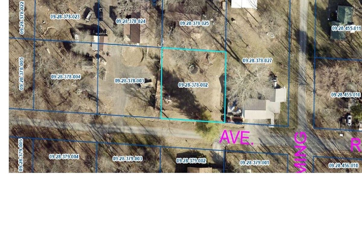 1 Robley Avenue, Makanda, IL 62958