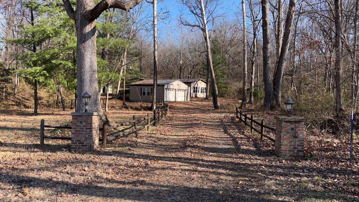 2954 Cardinals Ln Lane, Chester, IL 62233