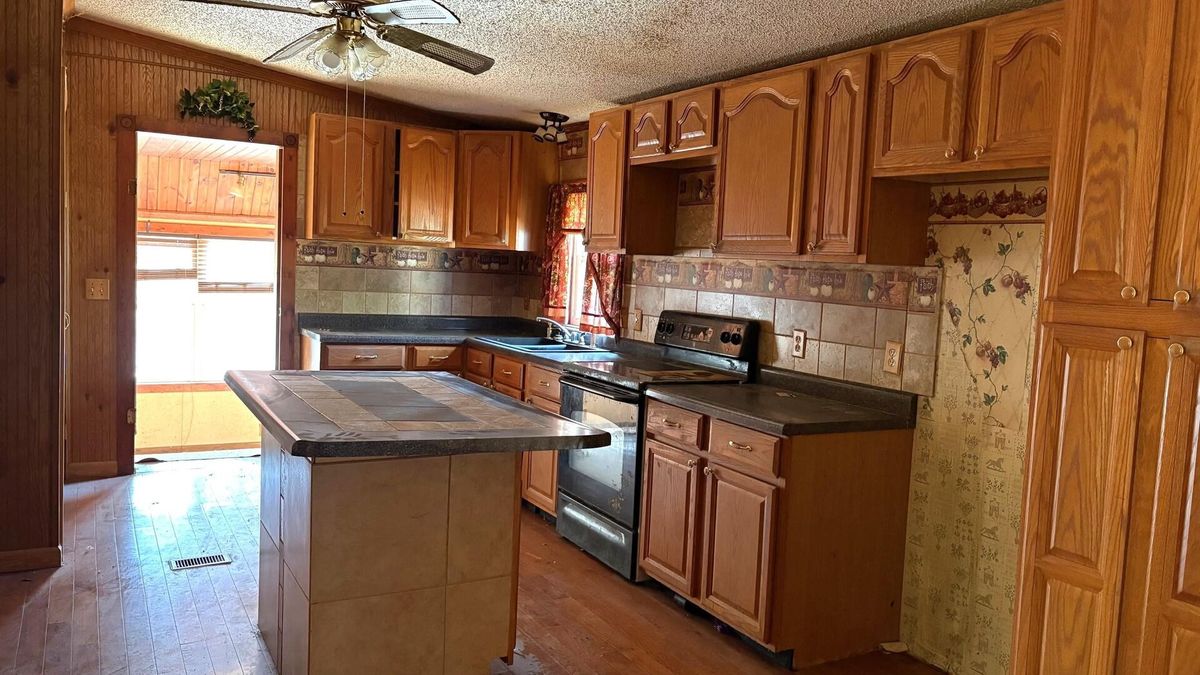 2954 Cardinals Ln Lane, Chester, IL 62233