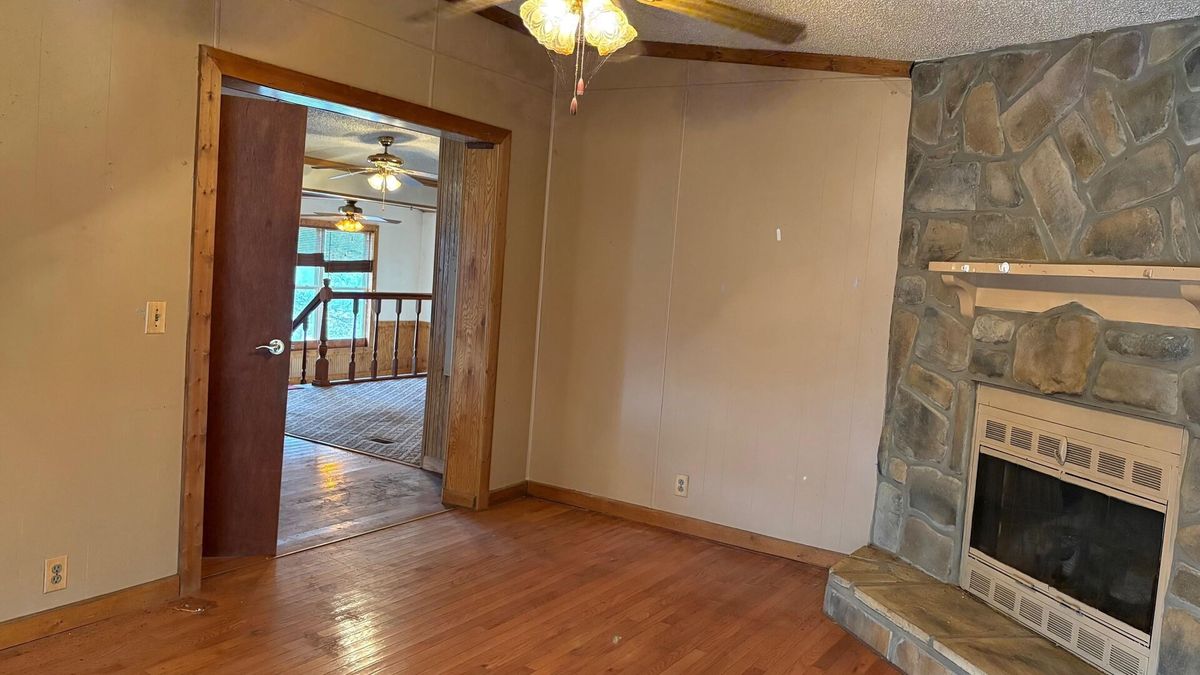 2954 Cardinals Ln Lane, Chester, IL 62233