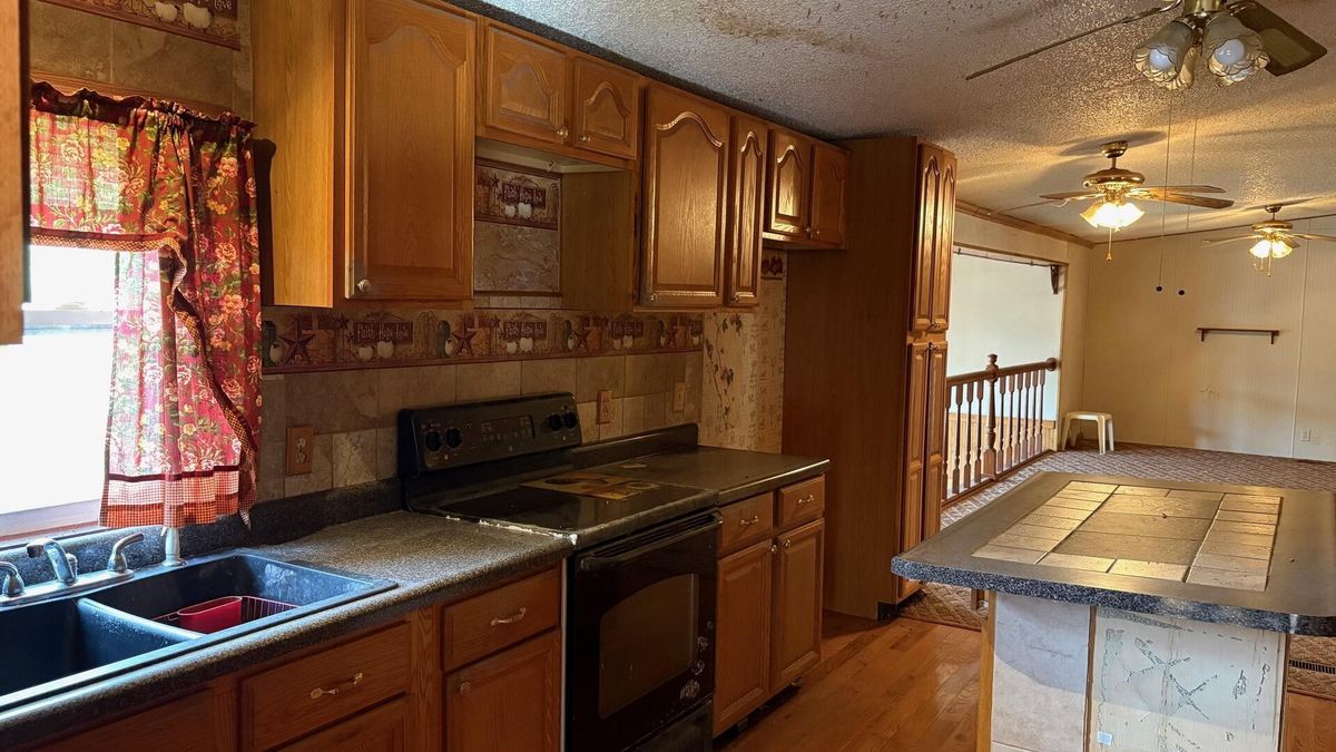 2954 Cardinals Ln Lane, Chester, IL 62233