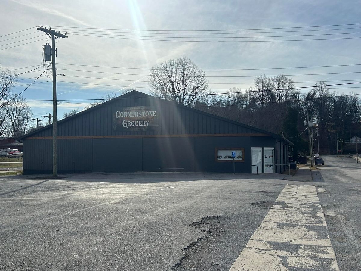 120 S Monroe Street, Golconda, IL 62938