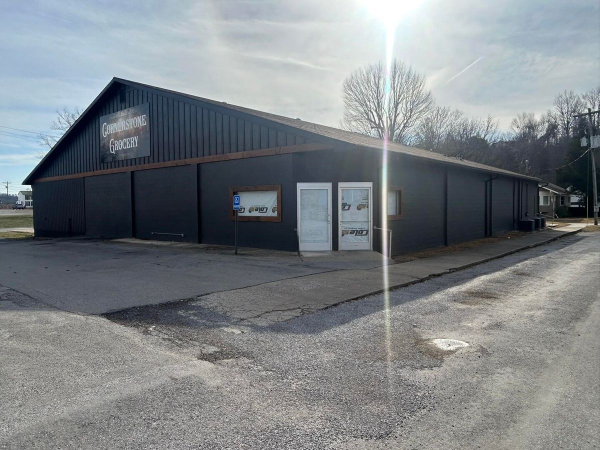 120 S Monroe Street, Golconda, IL 62938