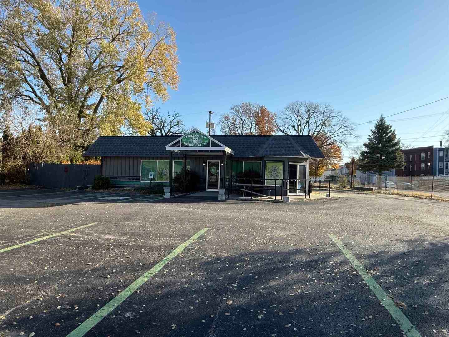 1301 N Harrison St Street — Davenport, IA 52803