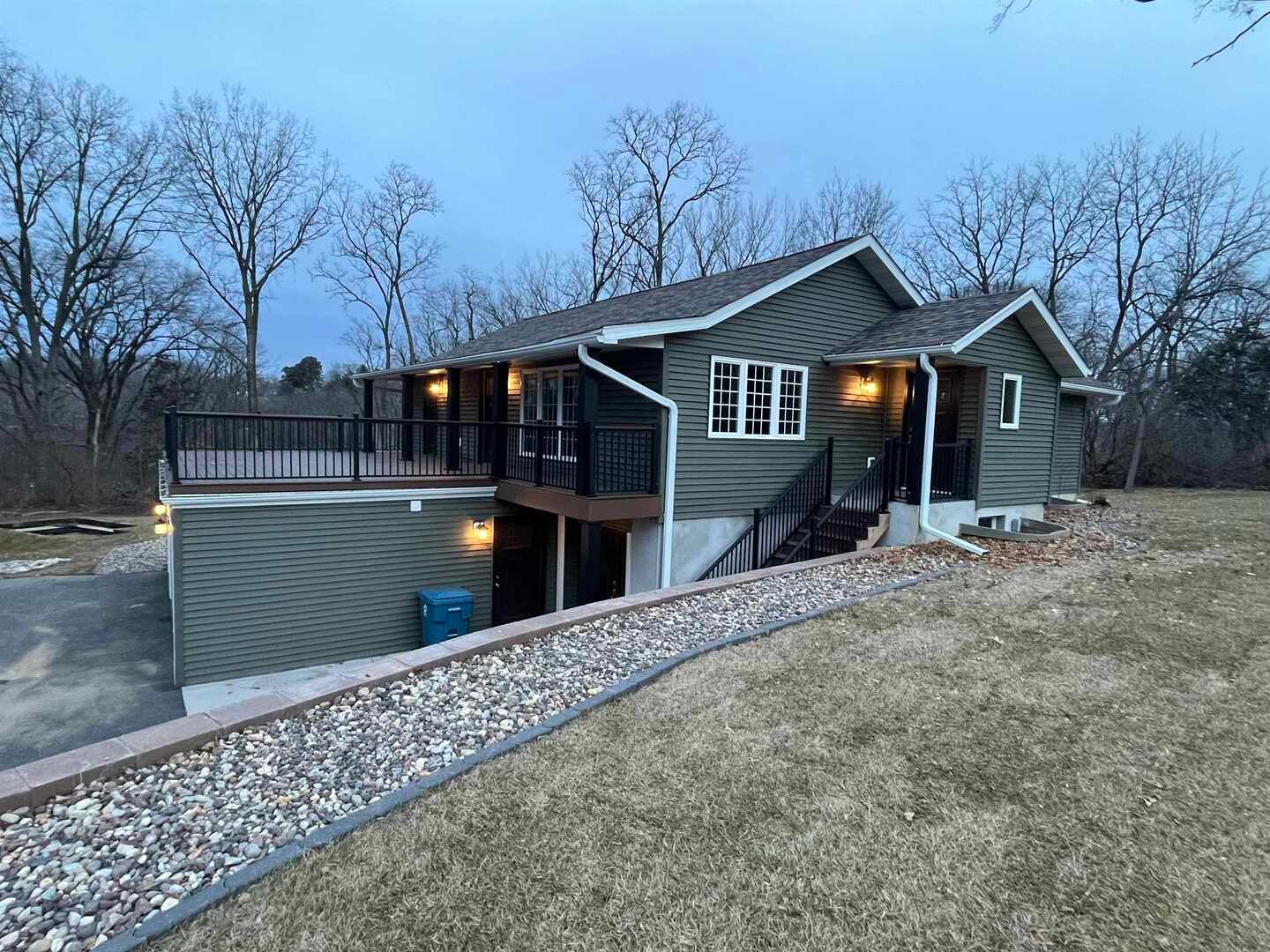 25130 Valley Dr Drive — Bettendorf, IA 52722