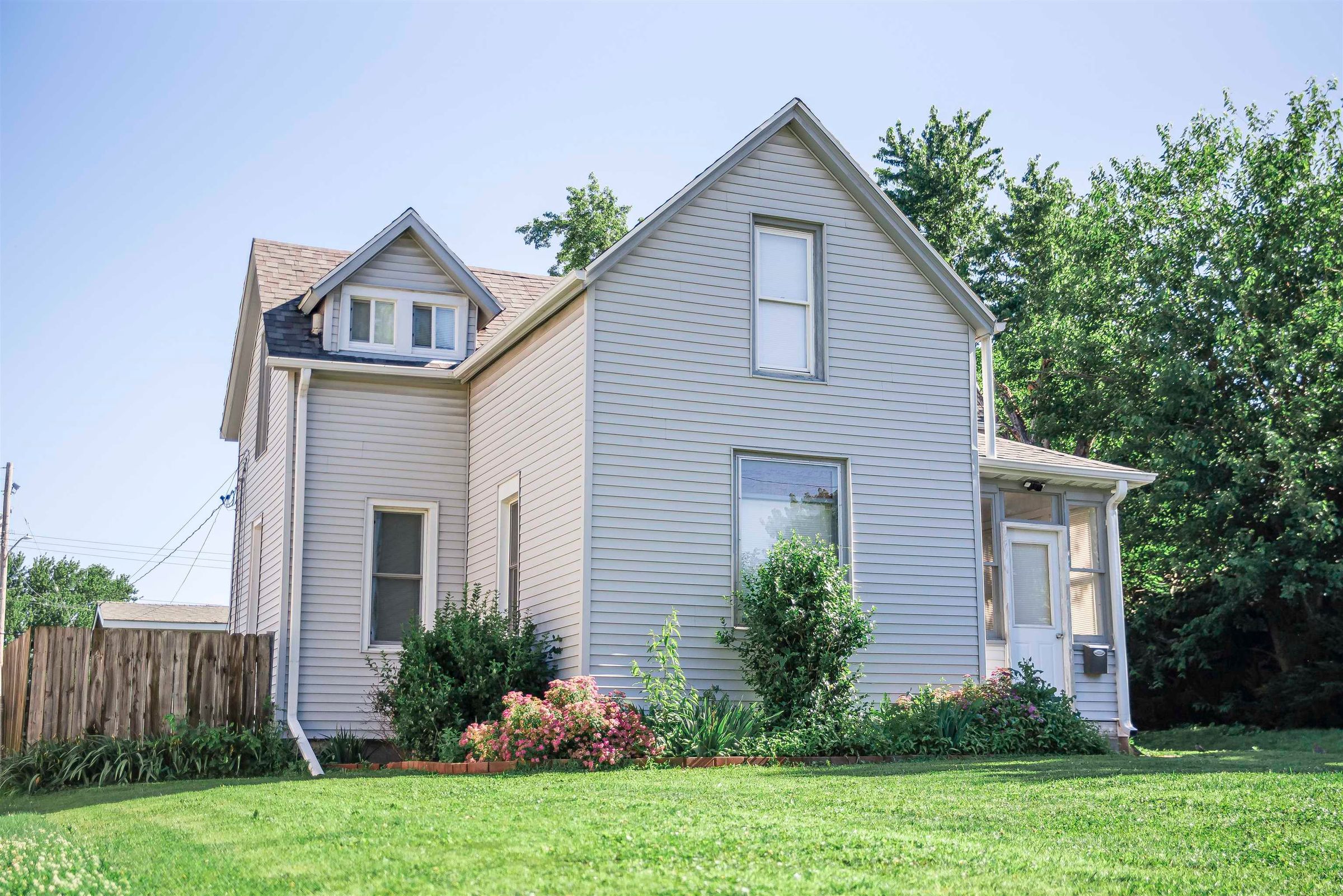 2049 Chestnut Street — Quincy, IL 62301