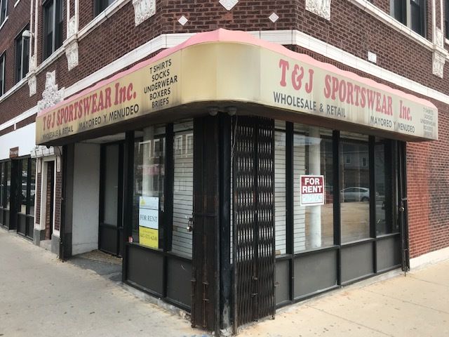 3259 W Lawrence Avenue — Chicago, IL 60625